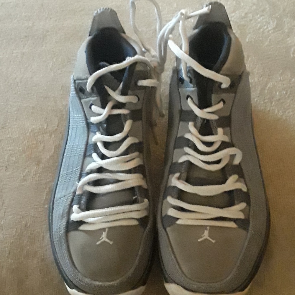 Size 4y jordans